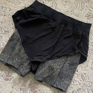 Lululemon Athletica Black and Gray Women's Skorts
